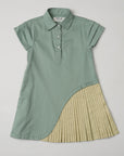 Pleated dress with collar