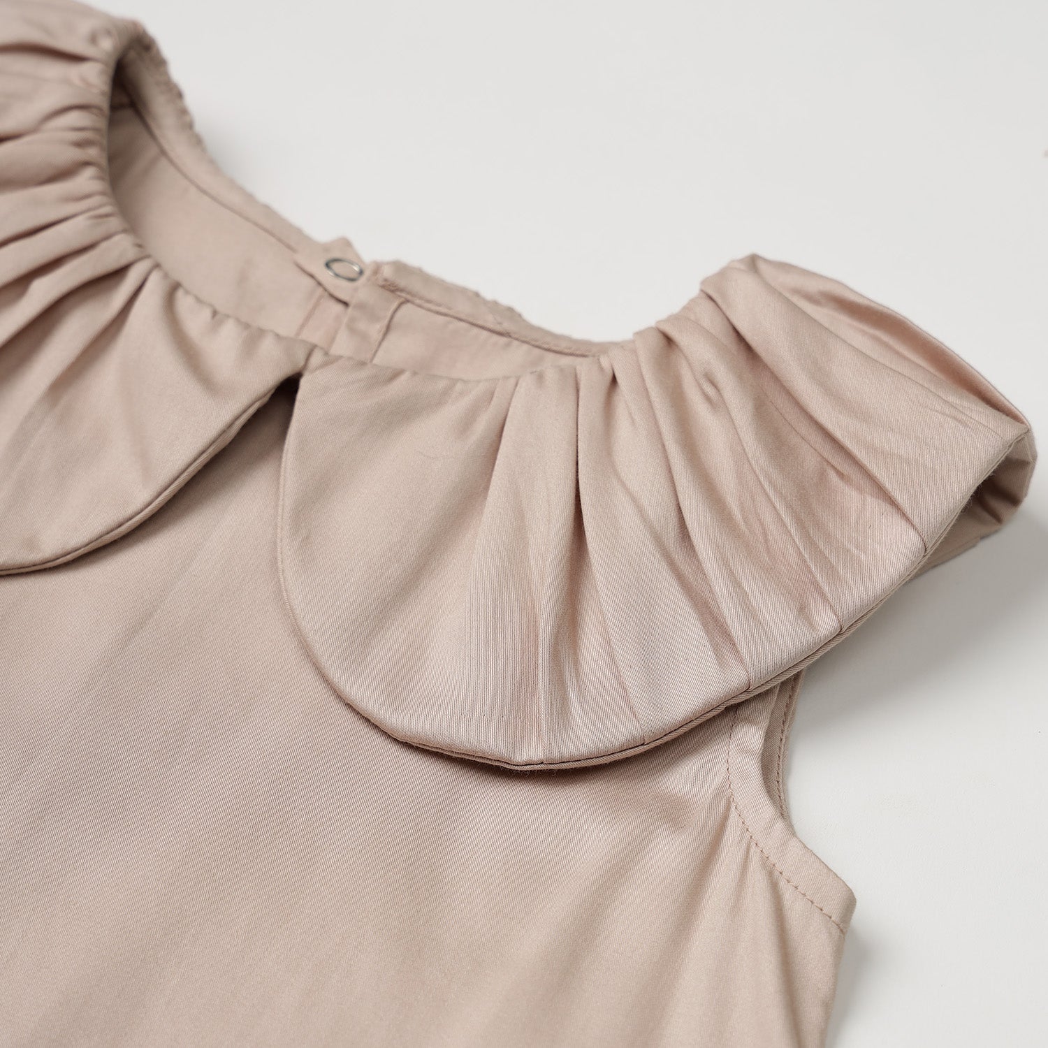 Peter Collar dress with Ruffles