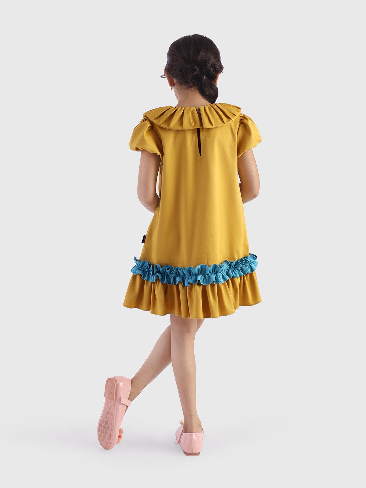 Peter Collar dress with Ruffles