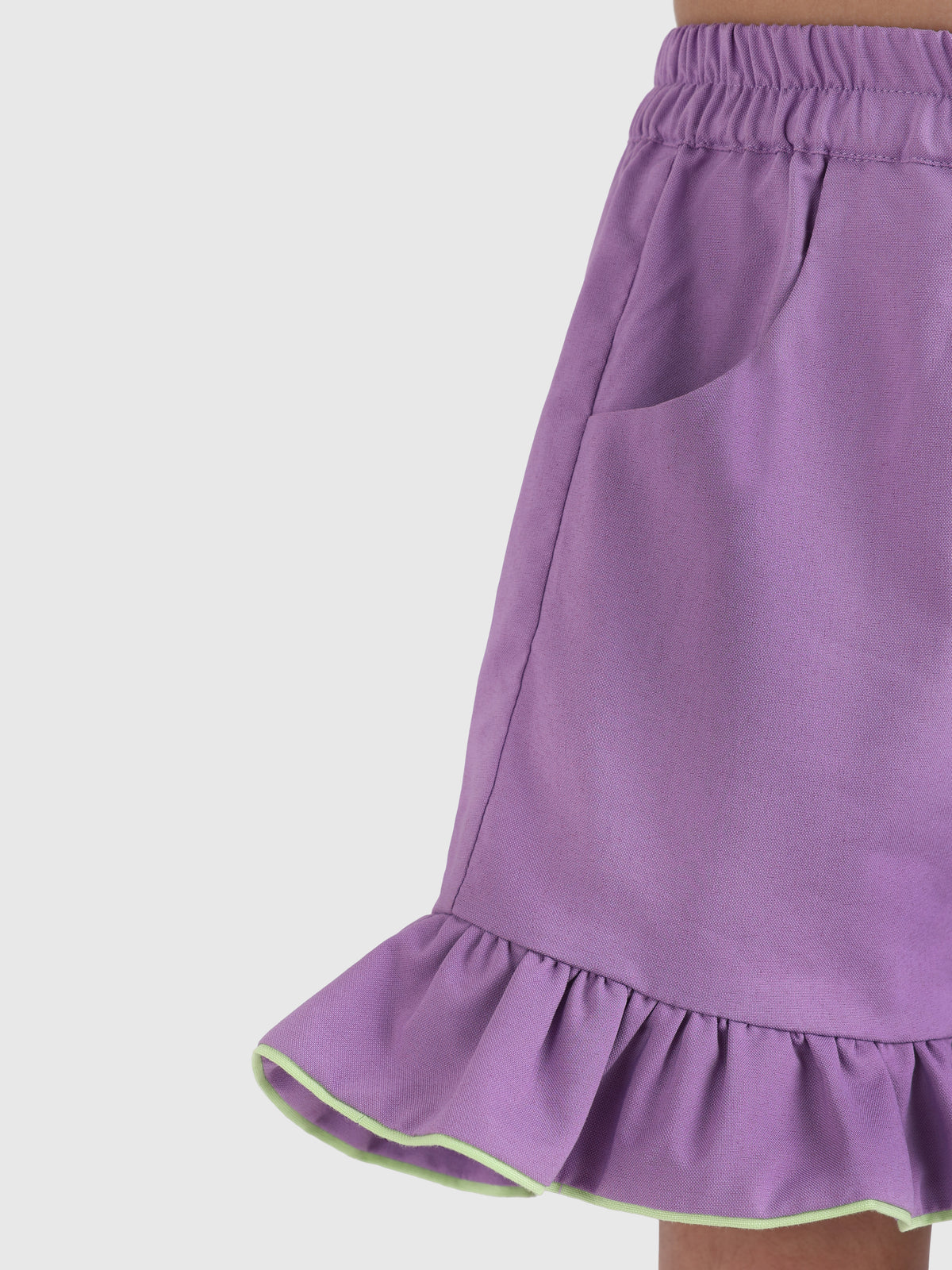 Relaxed Ruffle Shorts
