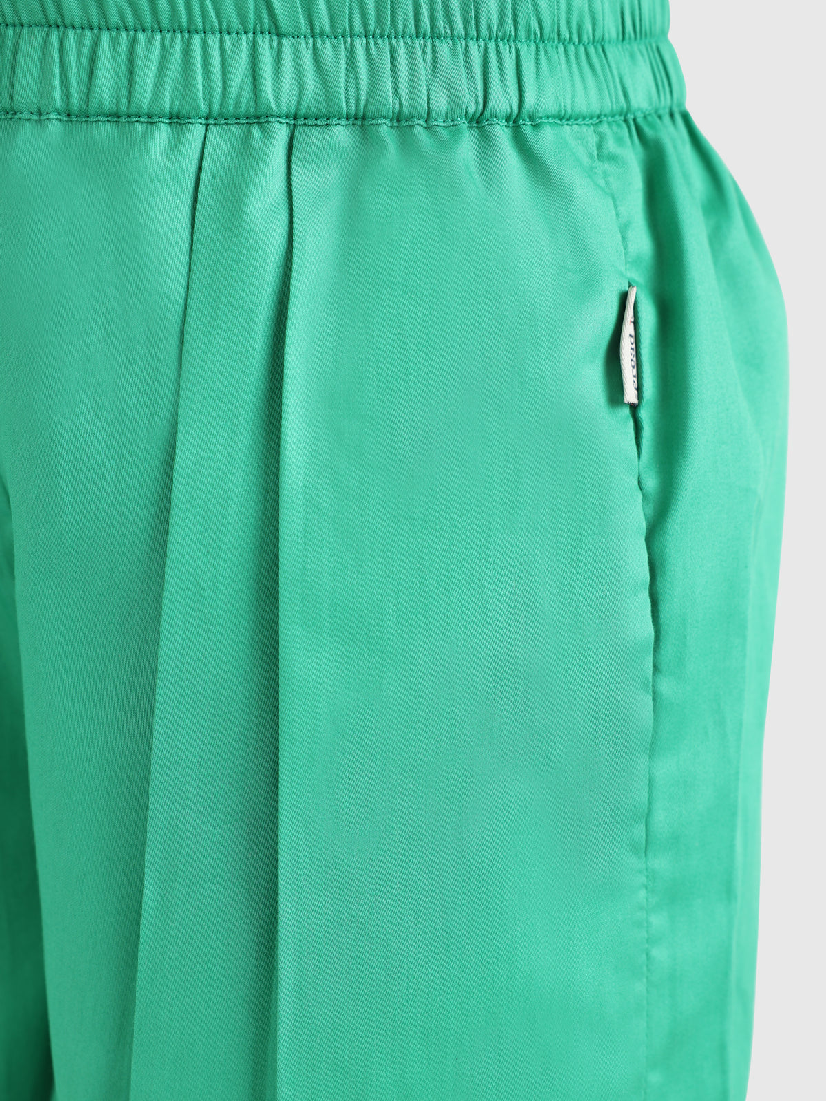 Stitch Detail Pleated Shorts