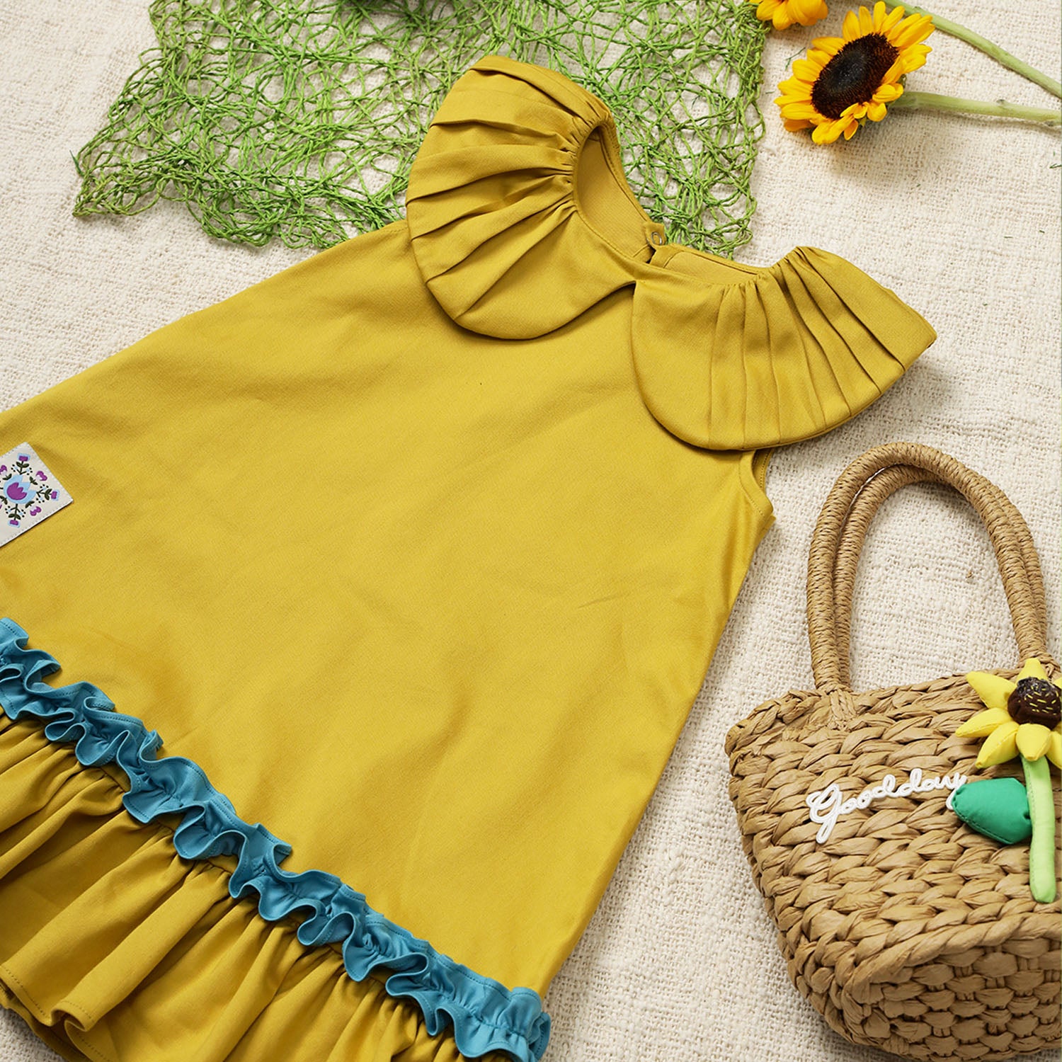 Peter Collar dress with Ruffles